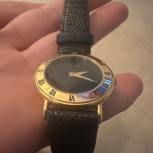 Gucci Watch - Picture 3 of 4